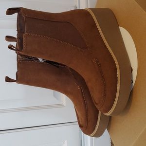 Womens London Underground Faux Suede Platform Chelsea Boots Size 6 Zipper NWT